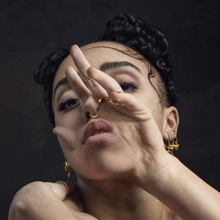 FKA TWIGS - M3ll155x (45rpm)