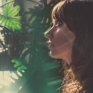 SISTER SPARROW - Gold