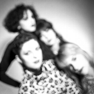 AKT 3 - Frauen-feuer