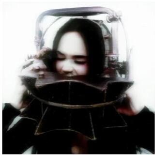 MAGGIE LINDEMANN - Headsplit